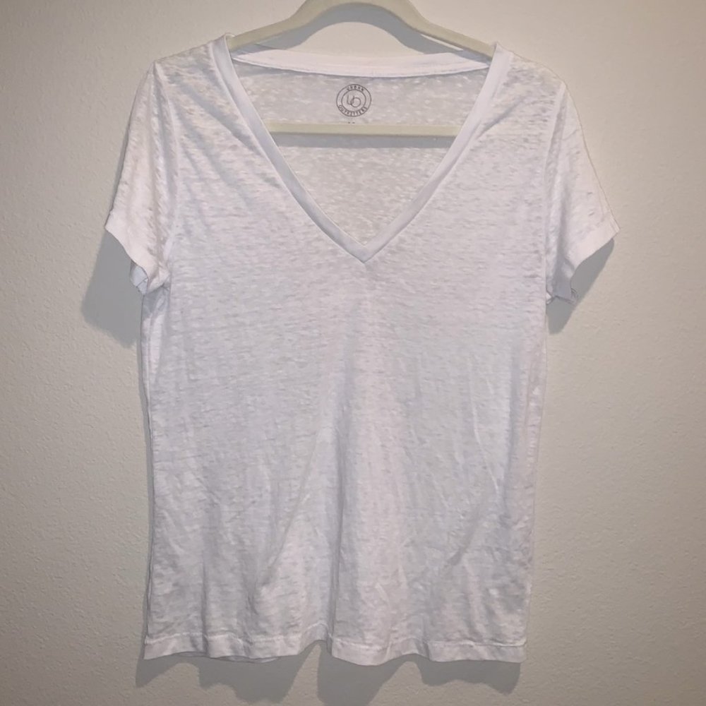 URBAN OUTFITTERS WHITE TEE BASIC